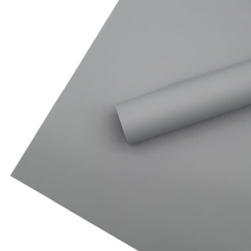 Folie de împachetat buchete de flori din celofan culoarea mov.