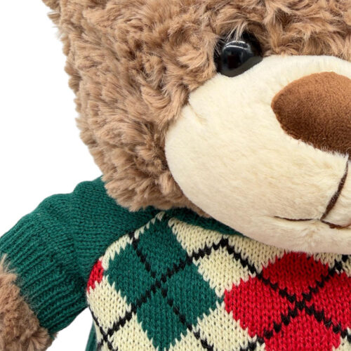 Jucarie urs de plus cu pulover carouri verde 40 cm 50 cm detaliu